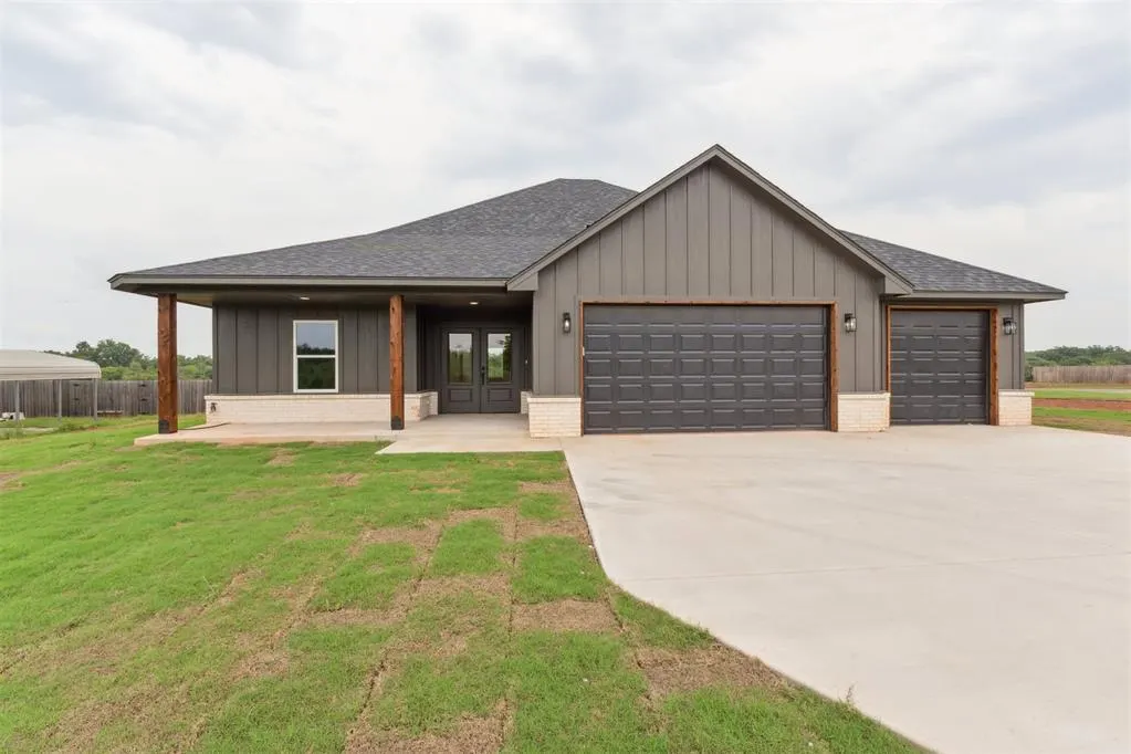 Front exterior — 41364 Hazel Dell Road, Shawnee, OK 74804