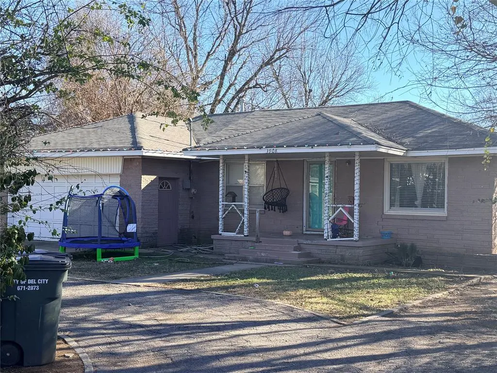 Front exterior — 3908 Meadowview Drive, Del City, OK 73115