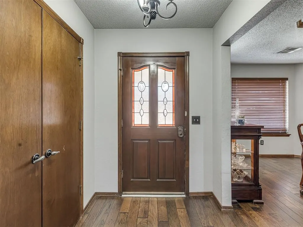 Photo 4 — 12121 Sierra Road, Oklahoma City, OK 73162