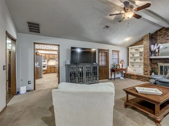 Photo 8 — 12121 Sierra Road, Oklahoma City, OK 73162