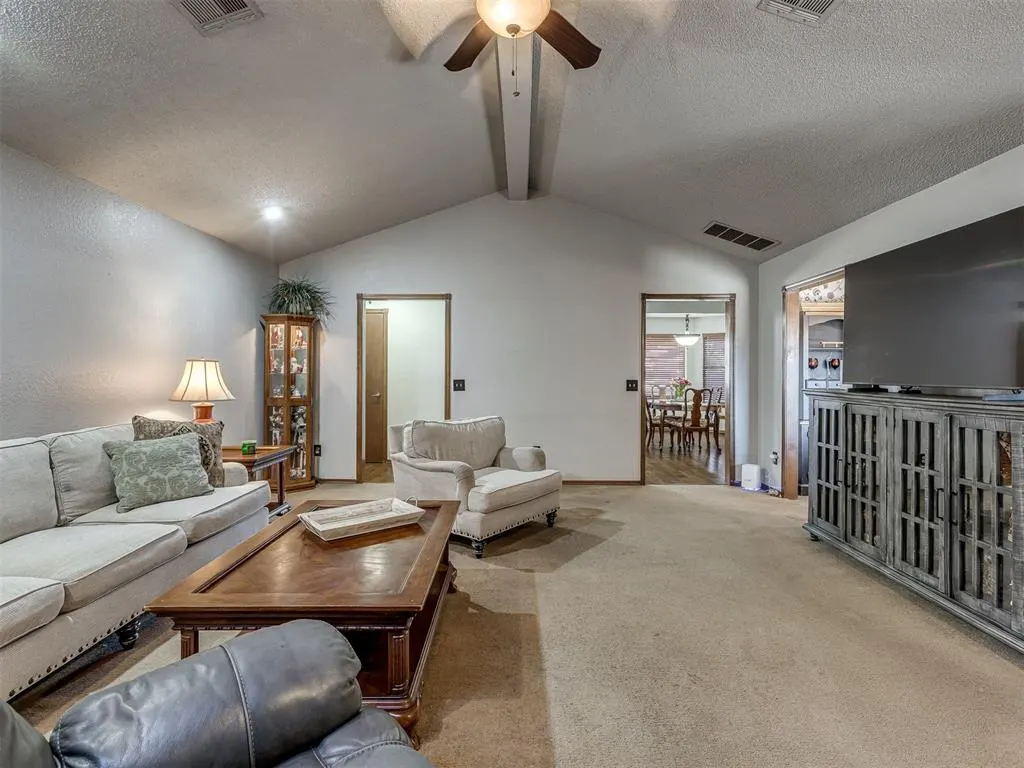Photo 9 — 12121 Sierra Road, Oklahoma City, OK 73162