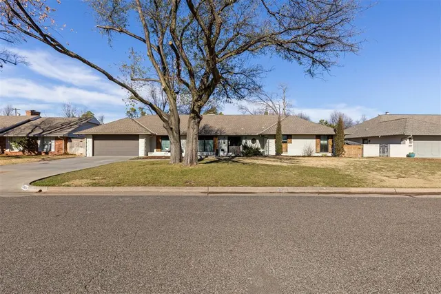 Photo 2 — 3009 Regency Court, Oklahoma City, OK 73120