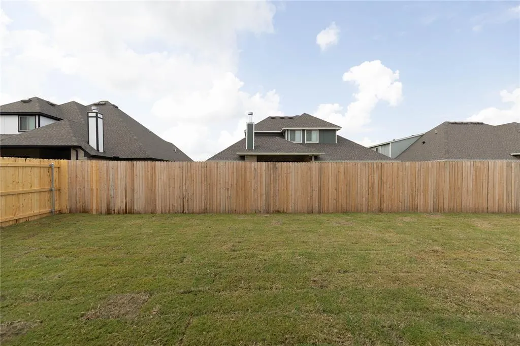 Photo 35 — 9316 NW 116th Street, Yukon, OK 73099