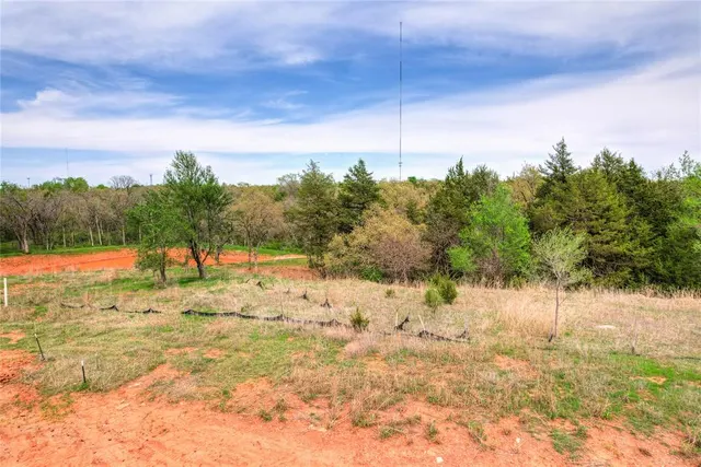 Photo 2 — 8250 Wilshire Park East Drive, Oklahoma City, OK 73111