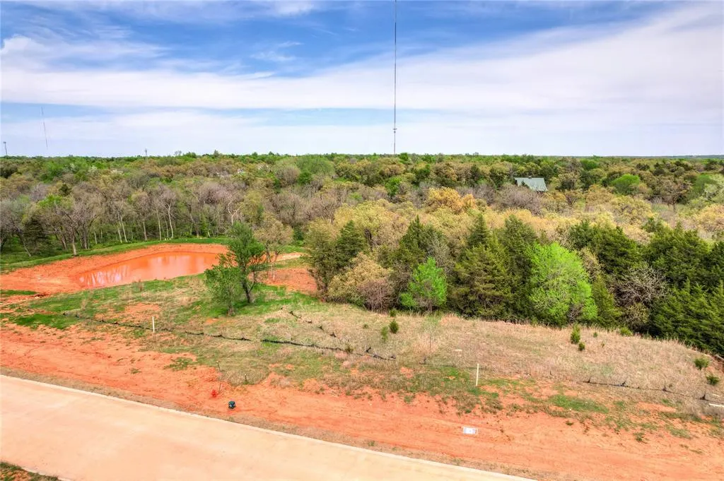 Photo 3 — 8250 Wilshire Park East Drive, Oklahoma City, OK 73111