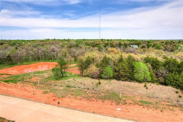 Photo 3 — 8250 Wilshire Park East Drive, Oklahoma City, OK 73111