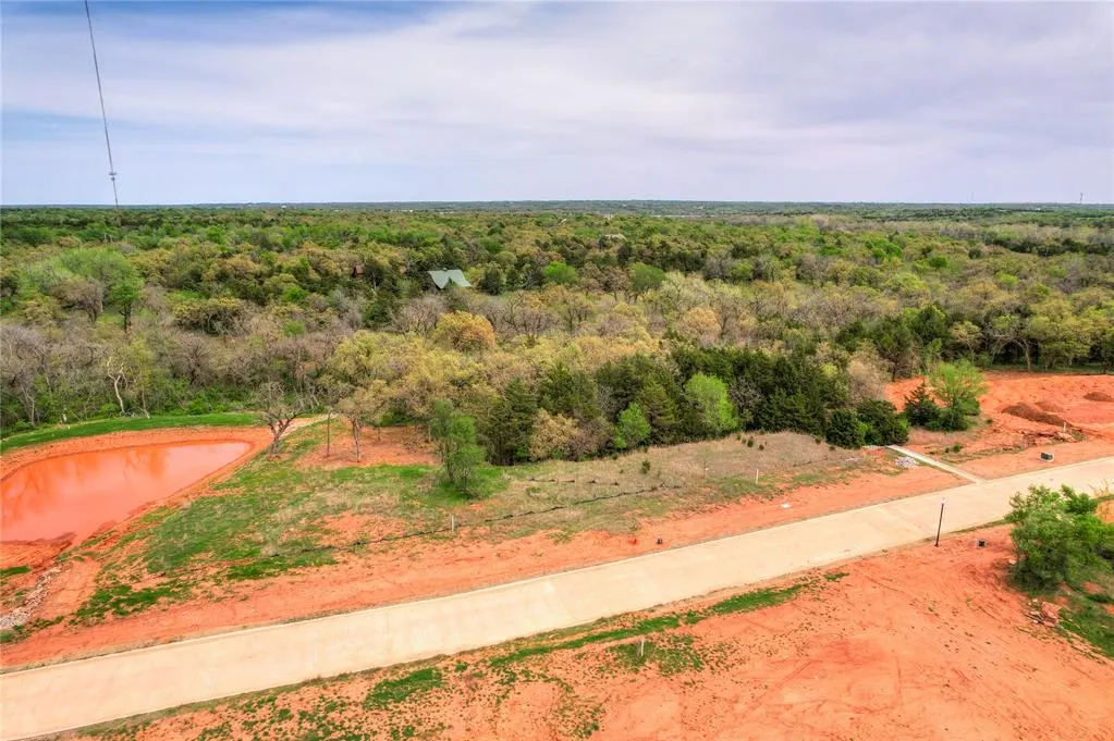 Photo 5 — 8250 Wilshire Park East Drive, Oklahoma City, OK 73111