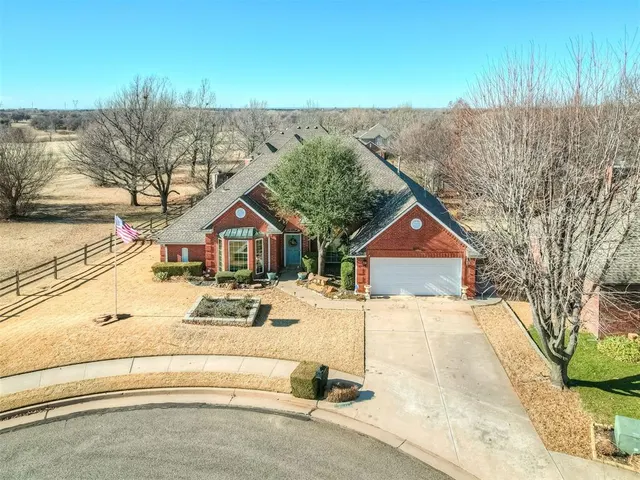 Photo 2 — 3901 Wildmeadow Court, Edmond, OK 73003