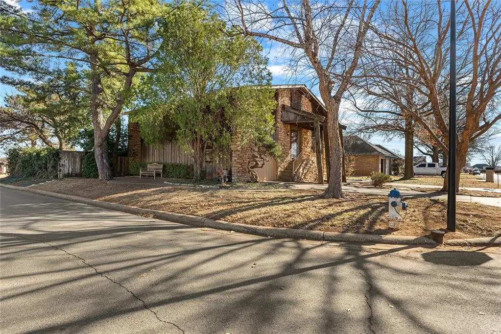 Photo 10 — 622 Oak Drive, Weatherford, OK 73096
