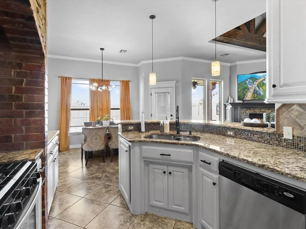 Photo 17 — 6000 Bentley Drive, Oklahoma City, OK 73169