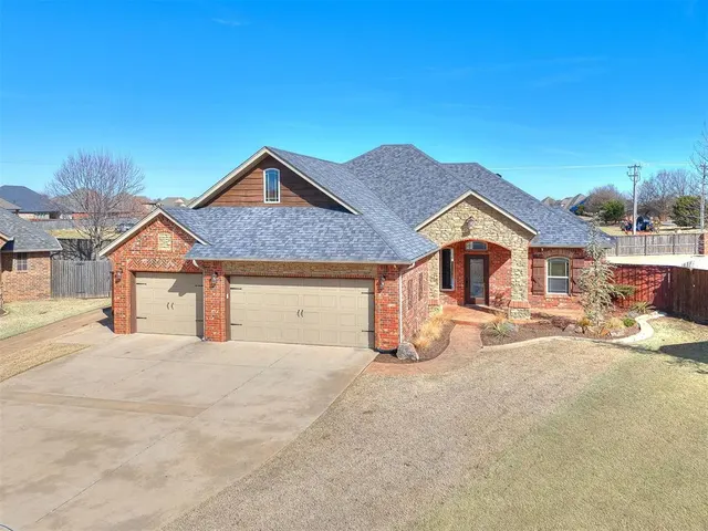 Photo 2 — 6000 Bentley Drive, Oklahoma City, OK 73169