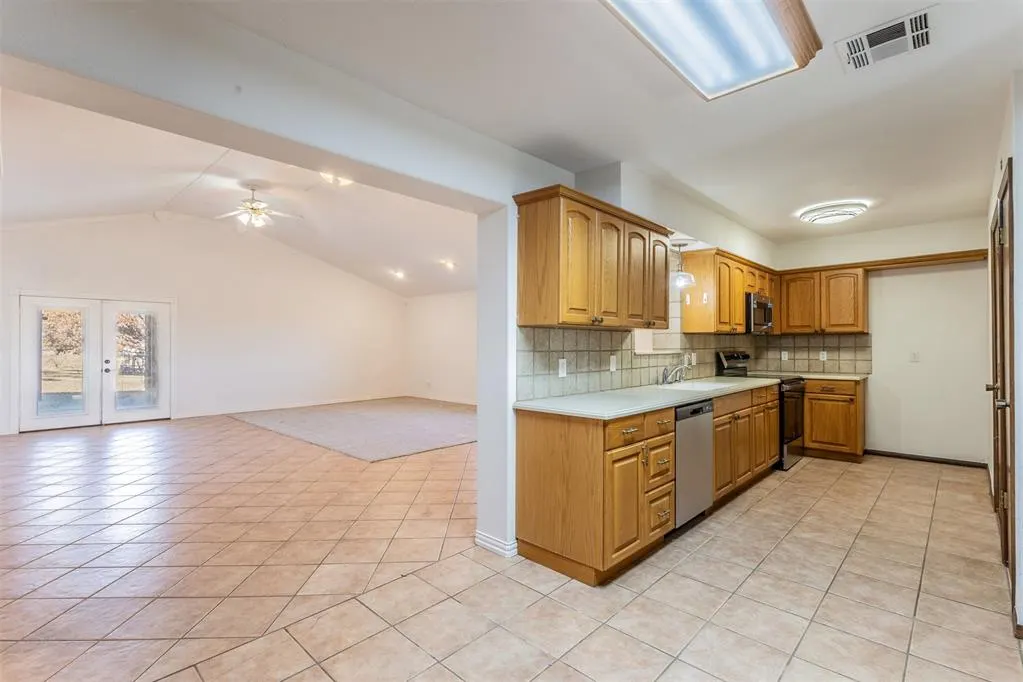 Photo 8 — 9125 E Tecumseh Road, Norman, OK 73026
