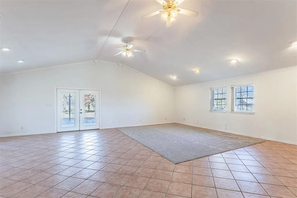 Photo 9 — 9125 E Tecumseh Road, Norman, OK 73026