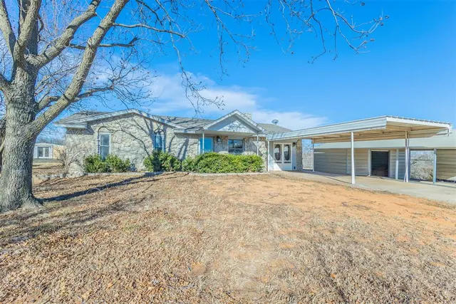 Photo 3 — 9125 E Tecumseh Road, Norman, OK 73026