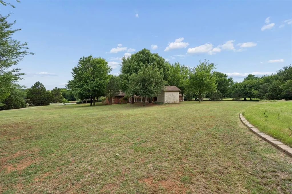 Photo 38 — 2909 N Santa Fe Avenue, Edmond, OK 73003