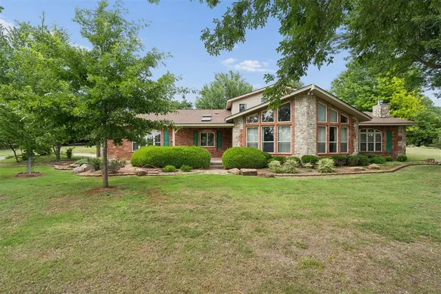 Photo 2 — 2909 N Santa Fe Avenue, Edmond, OK 73003