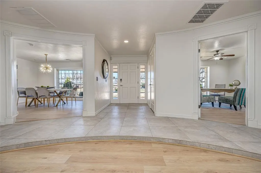 Photo 5 — 8625 Lakehurst Drive, Oklahoma City, OK 73120
