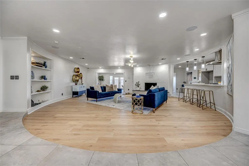 Photo 6 — 8625 Lakehurst Drive, Oklahoma City, OK 73120