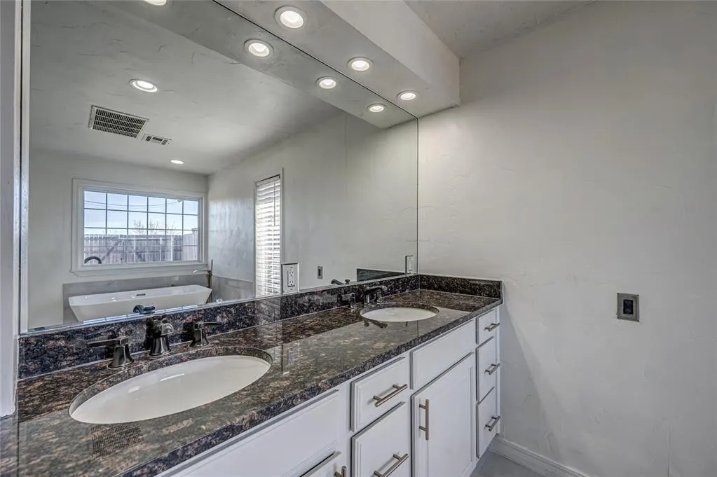 Photo 38 — 8625 Lakehurst Drive, Oklahoma City, OK 73120