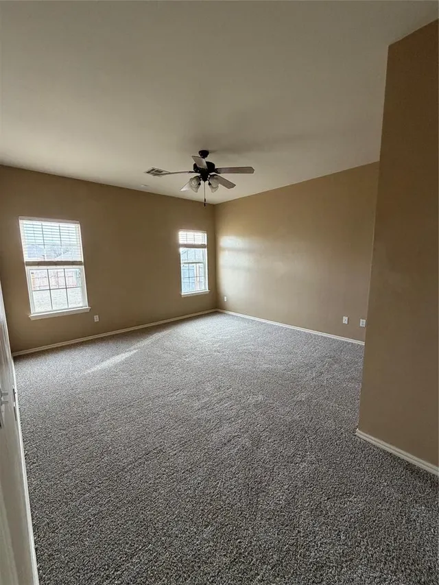 Photo 6 — 6920 Freedom Avenue, Oklahoma City, OK 73135