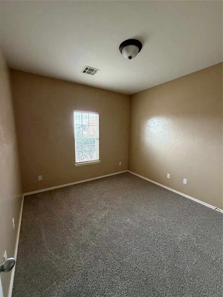 Photo 10 — 6920 Freedom Avenue, Oklahoma City, OK 73135