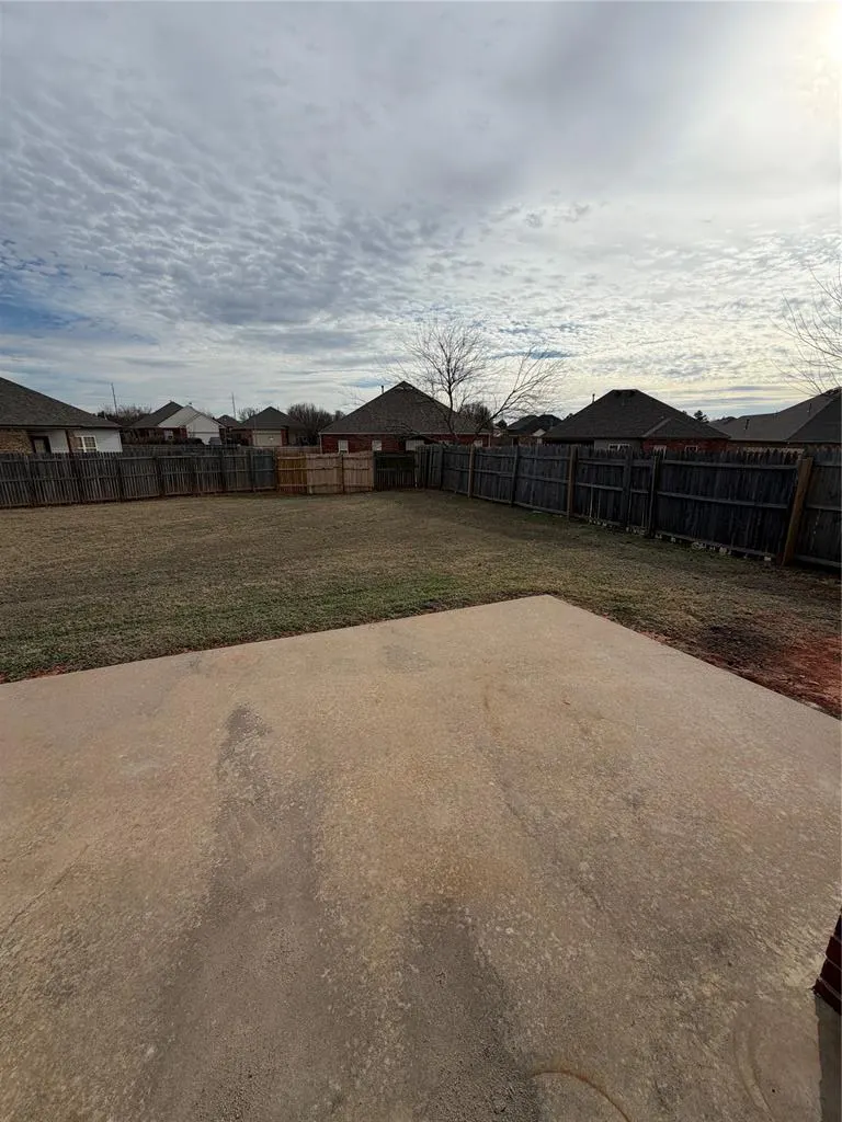 Photo 12 — 6920 Freedom Avenue, Oklahoma City, OK 73135
