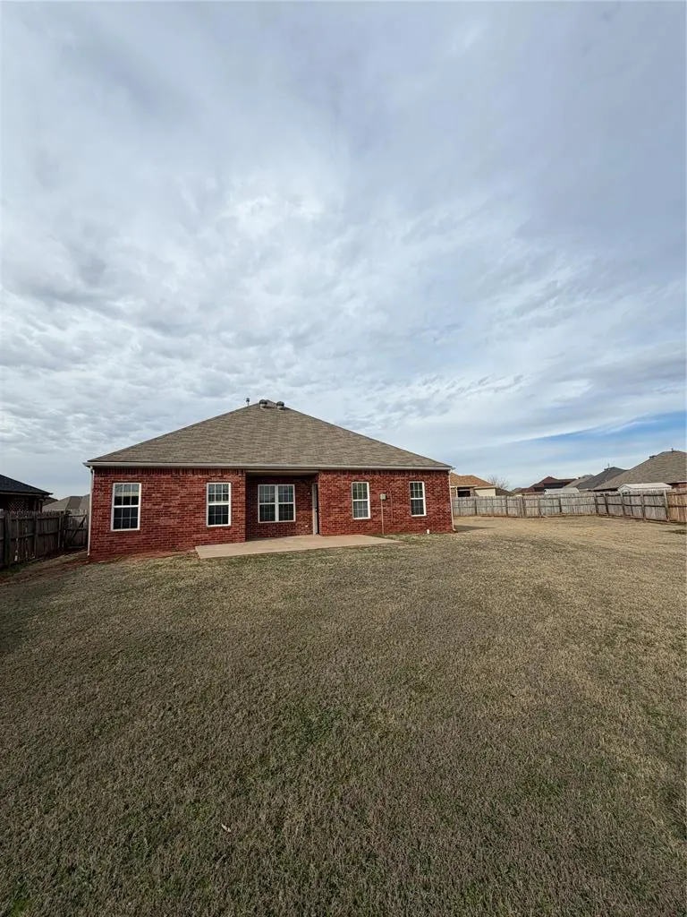 Photo 14 — 6920 Freedom Avenue, Oklahoma City, OK 73135