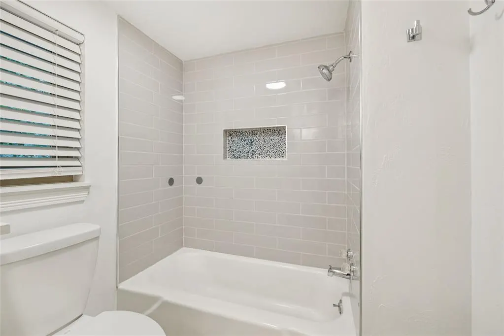 Photo 22 — 817 NE 61 Street, Oklahoma City, OK 73105