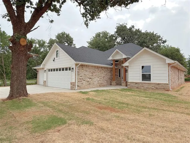 Photo 2 — 2201 Winter Ridge Road, Blanchard, OK 73010