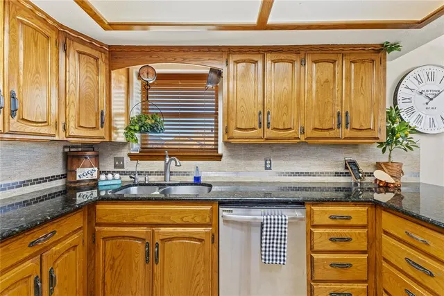Photo 8 — 140 Dolomite Drive, Clinton, OK 73601