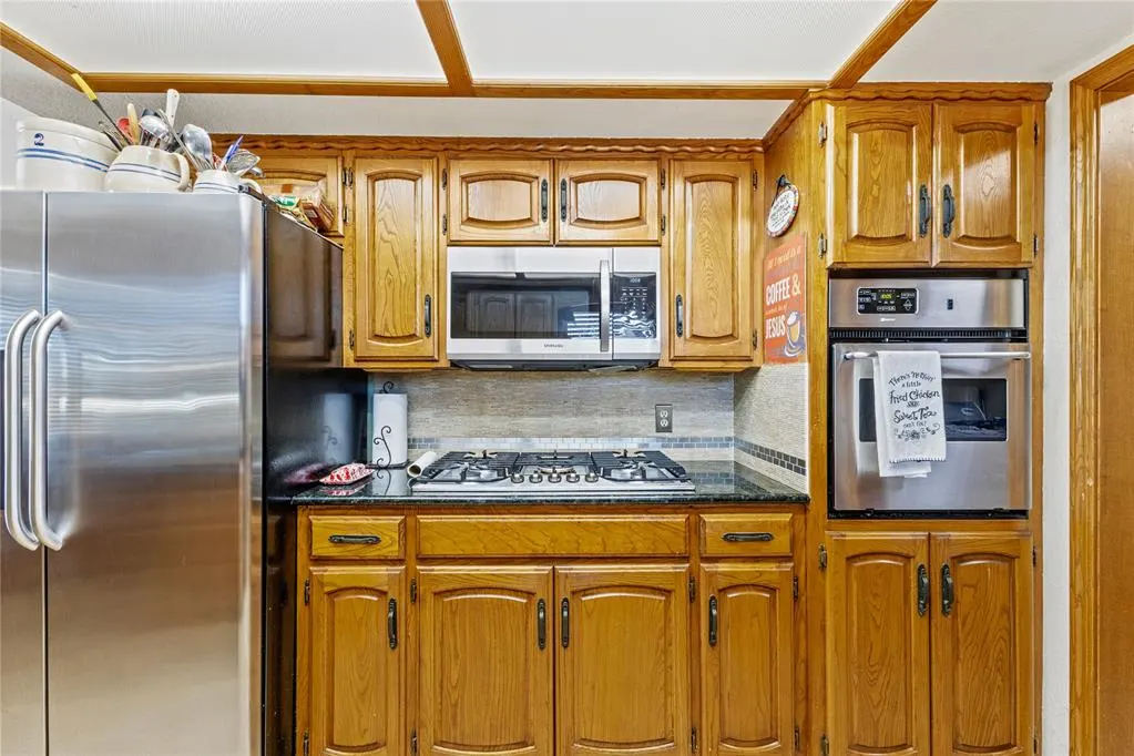Photo 9 — 140 Dolomite Drive, Clinton, OK 73601
