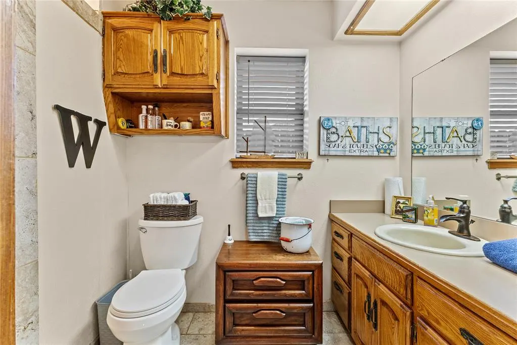 Photo 16 — 140 Dolomite Drive, Clinton, OK 73601