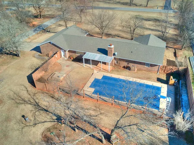 Photo 2 — 36701 Timber Road, Shawnee, OK 74804