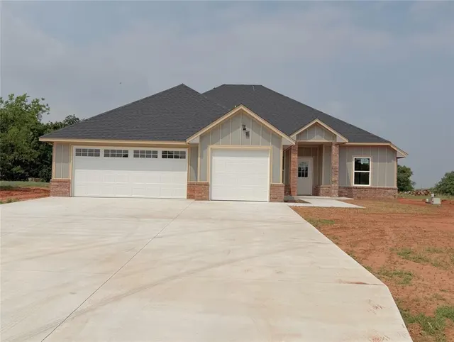 Photo 2 — 2208 Winter Ridge Road, Blanchard, OK 73010