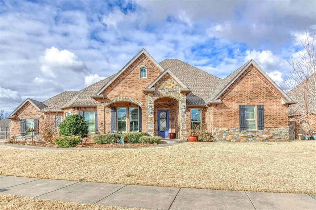Front exterior — 2233 War Eagle Lane, Yukon, OK 73099