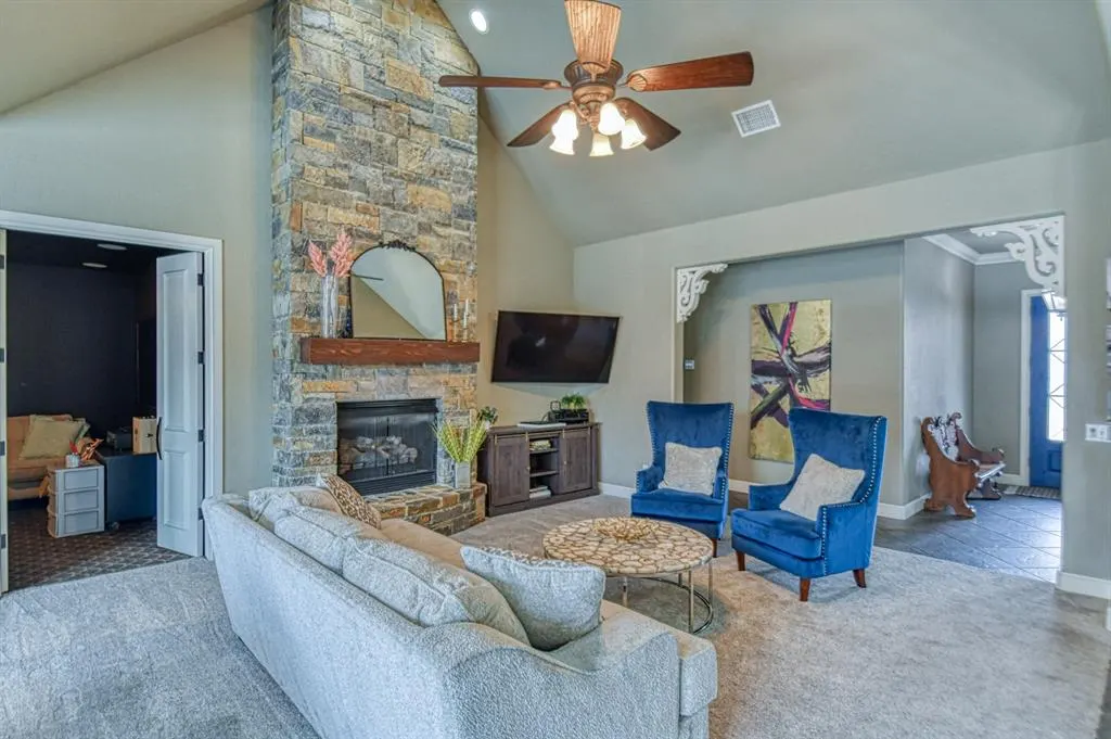 Photo 11 — 2233 War Eagle Lane, Yukon, OK 73099