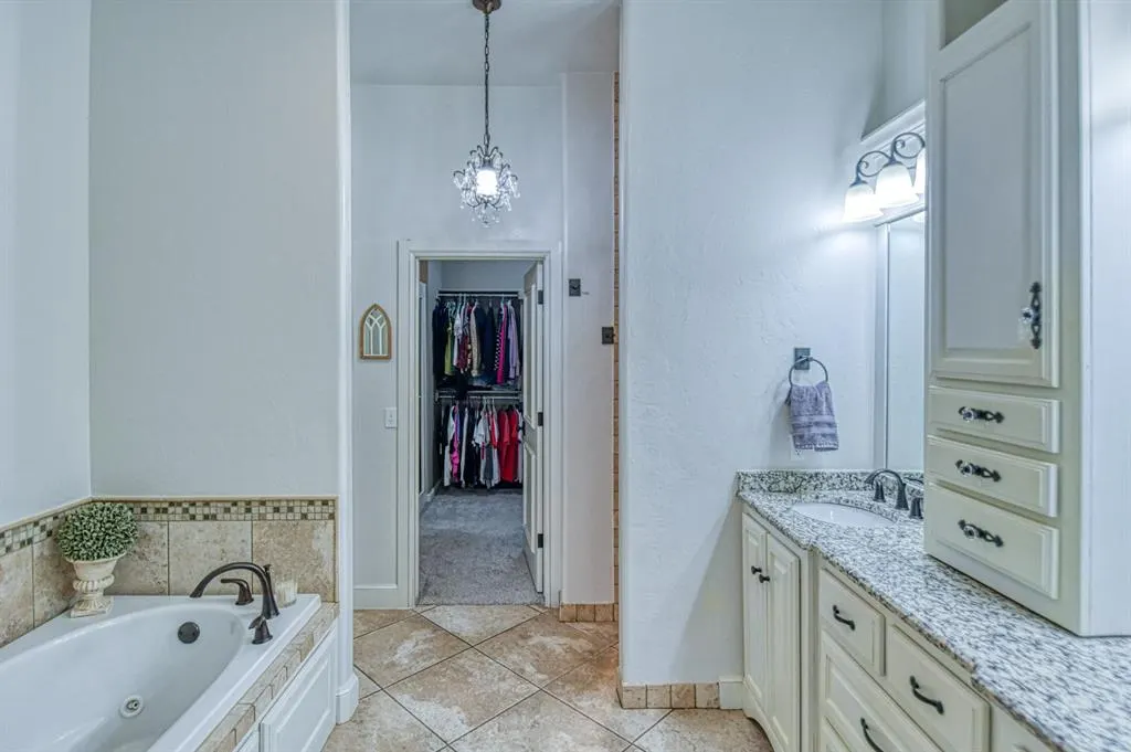 Photo 42 — 2233 War Eagle Lane, Yukon, OK 73099