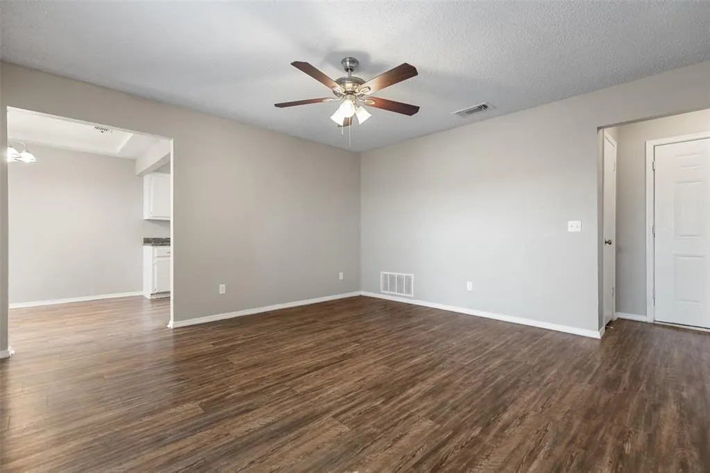 Photo 14 — 3324 NE 20th Street, Oklahoma City, OK 73121