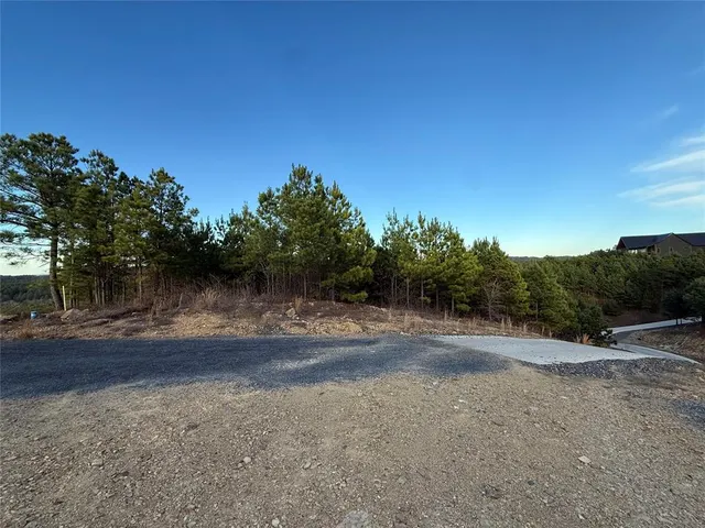 Photo 2 — 333 Overcup Oak Trail, Broken Bow, OK 74728