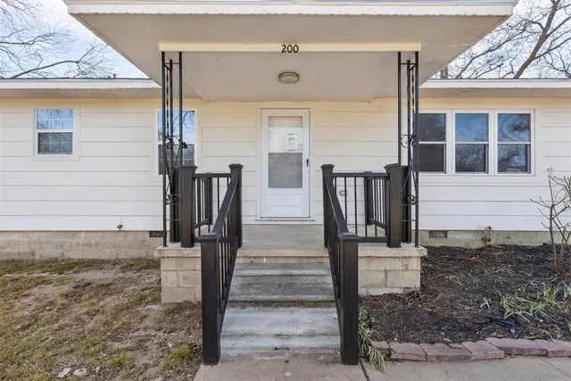Photo 2 — 200 E Leslie Street, Pauls Valley, OK 73075