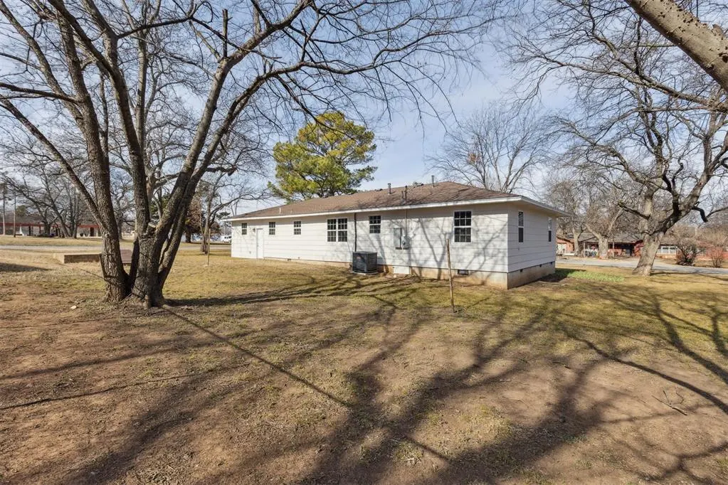 Photo 19 — 200 E Leslie Street, Pauls Valley, OK 73075