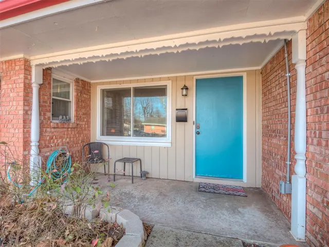 Photo 2 — 1728 Windsor Way, Norman, OK 73069