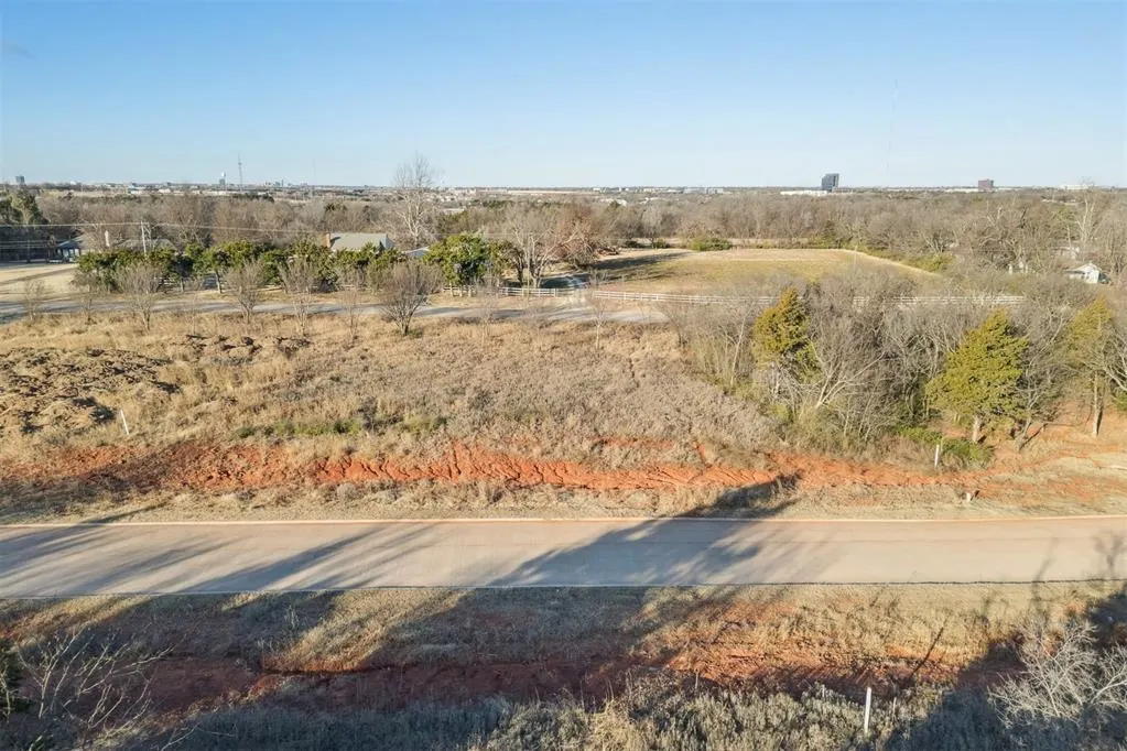 Photo 3 — 8201 Wilshire Park West Drive, Oklahoma City, OK 73111