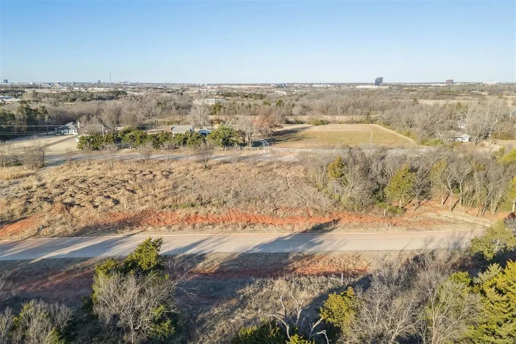 Photo 4 — 8201 Wilshire Park West Drive, Oklahoma City, OK 73111