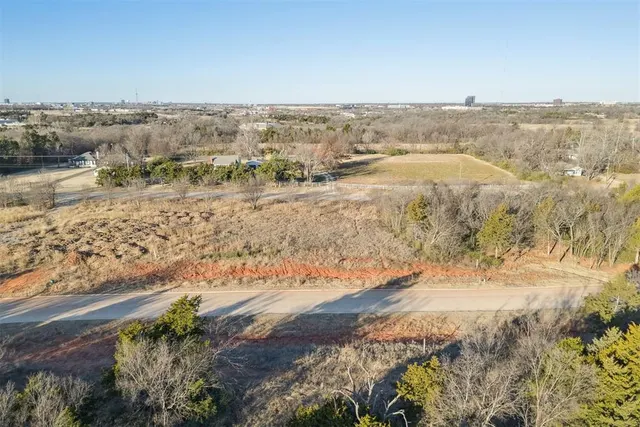 Photo 4 — 8201 Wilshire Park West Drive, Oklahoma City, OK 73111