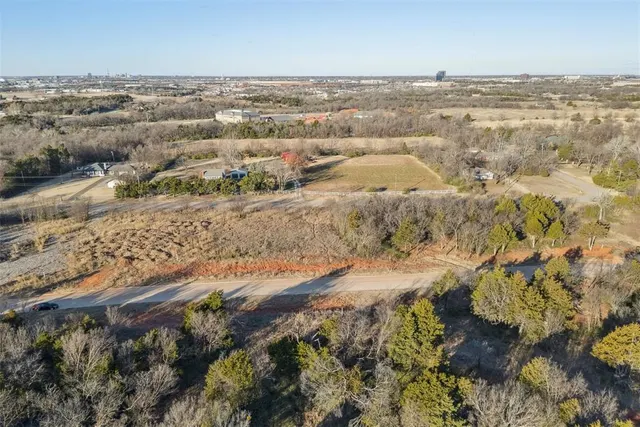 Photo 6 — 8201 Wilshire Park West Drive, Oklahoma City, OK 73111