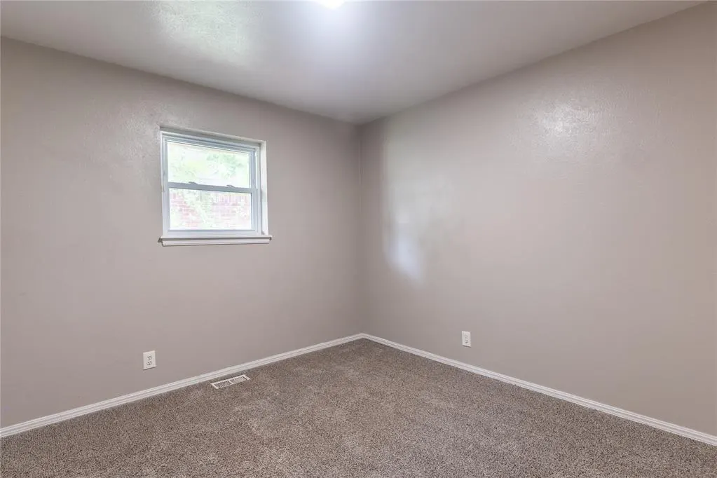 Photo 11 — 2532 NW 116th Street, Oklahoma City, OK 73120