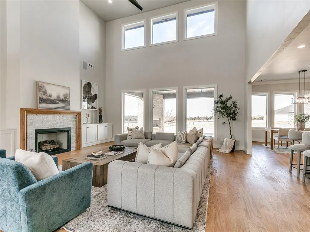 Photo 2 — 22645 Forester Lane, Edmond, OK 73025