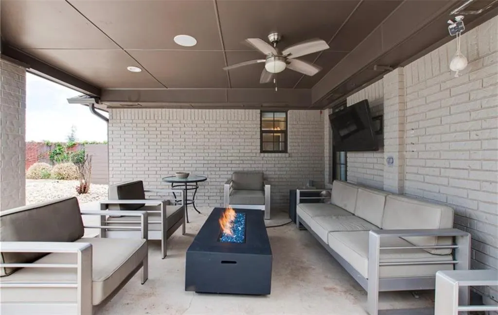 Photo 10 — 12101 Maple Ridge Road, Oklahoma City, OK 73120
