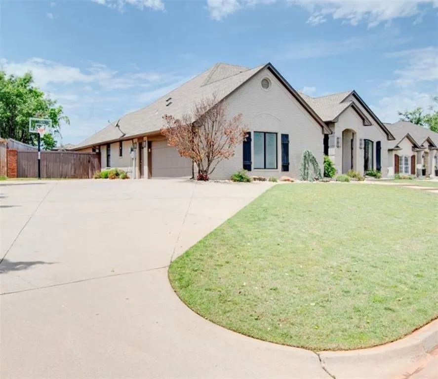 Photo 4 — 12101 Maple Ridge Road, Oklahoma City, OK 73120